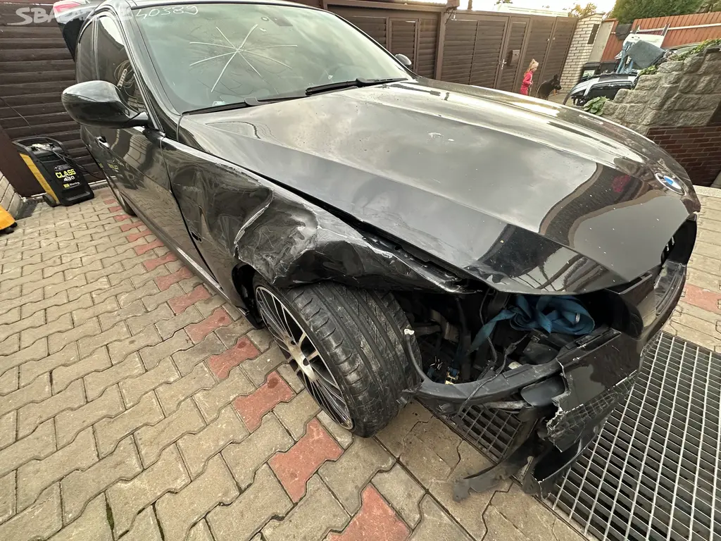 BMW 320d poškozené bez motoru pouze kastle E90 - fotka 6
