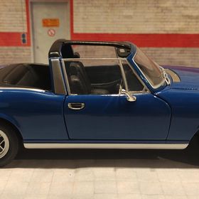 Obrázek k inzerátu: Triumph Stag Revell Jadi 1:18