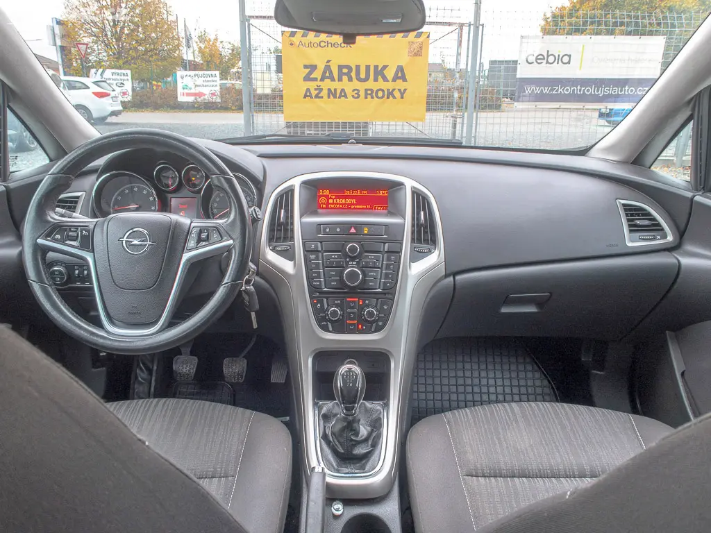Opel Astra ČR 1.6i 16V 1 majitelka - fotka 4