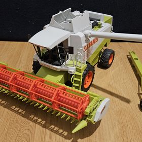 Obrázek k inzerátu: BRUDER 2120 - Kombajn Claas Lexion 480