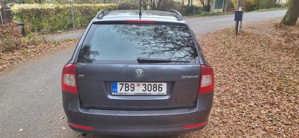 Škoda Octavia combi 1.6i 75kW Elegance 2011 CZ-TOP - fotka 6