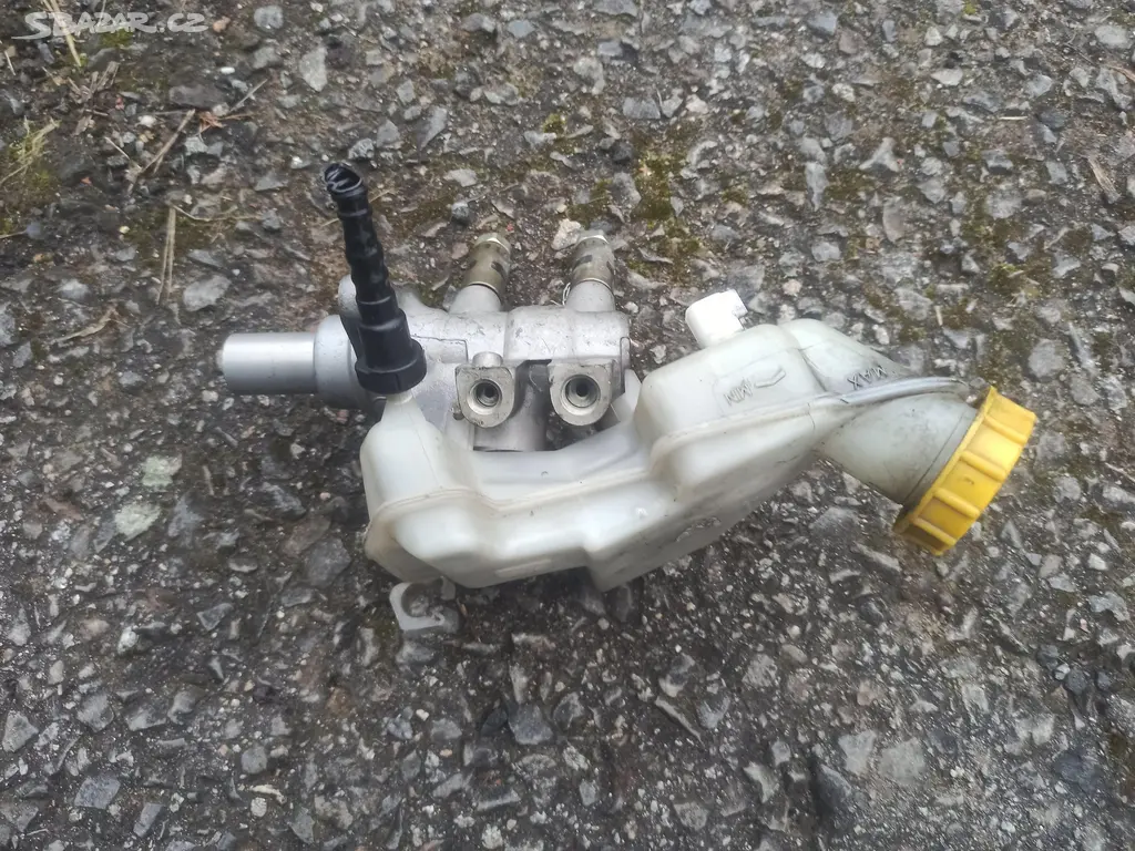 Náhled: Hlavní brzdový válec Ford Fiesta s nádobkou