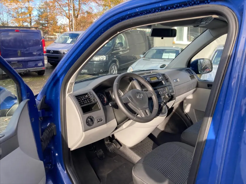 Volkswagen Caravelle, 2,0 BENZIN 85KW NOVÉ ROZVODY Š - fotka 3