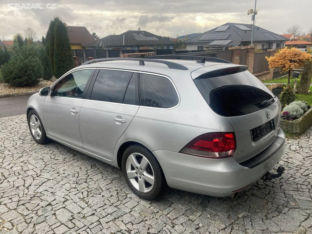 Volkswagen Golf Variant 1.6 TDi 77 kW NAVI TAŽNÉ Z - fotka 4