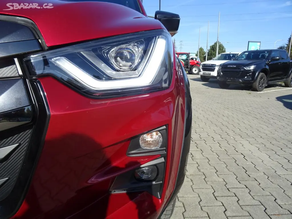 Isuzu D-Max, V-Cross Double Cab 4x4 A/T - fotka 4
