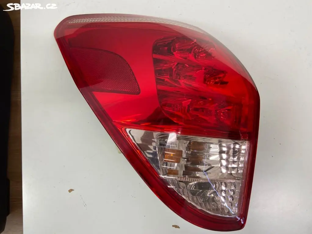 Náhled: Toyota Rav4 světlo