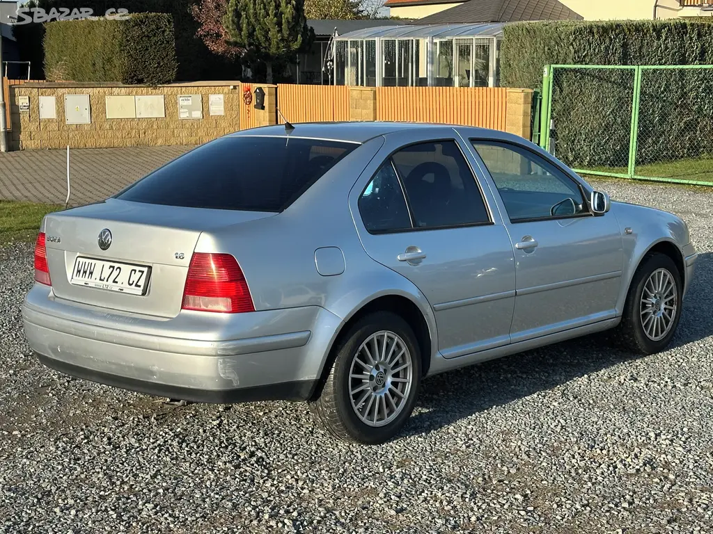 Volkswagen Bora 1.6 benzin - fotka 6