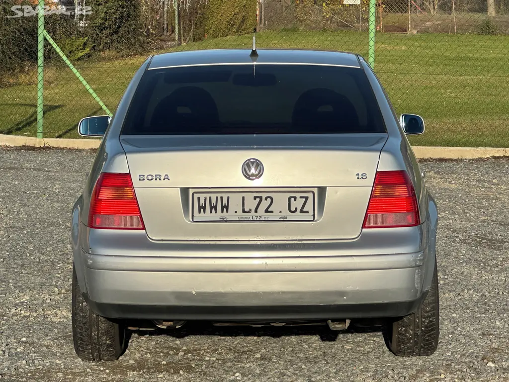 Volkswagen Bora 1.6 benzin - fotka 5