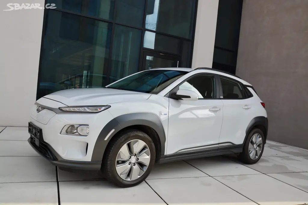 Hyundai KONA EV ELEKTRIC 100Kw 1 MAJITEL KAMERA - fotka 2