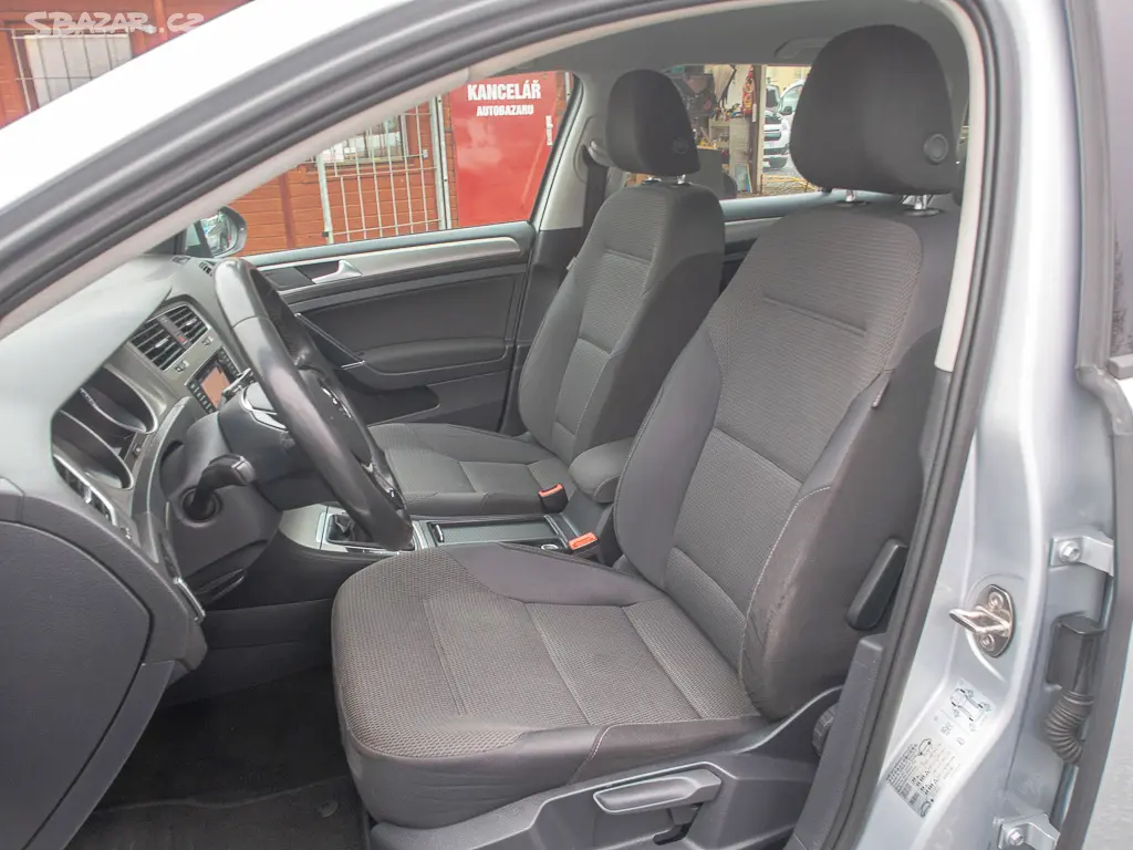 Volkswagen Golf 12/14 1.6TDI 77KW NAVIGACE - fotka 6