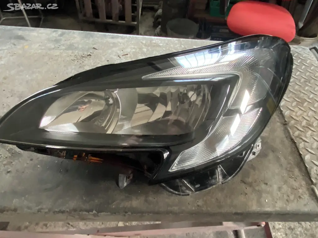 Náhled: Opel Corsa E X15 2014-19 levý přední světlomet