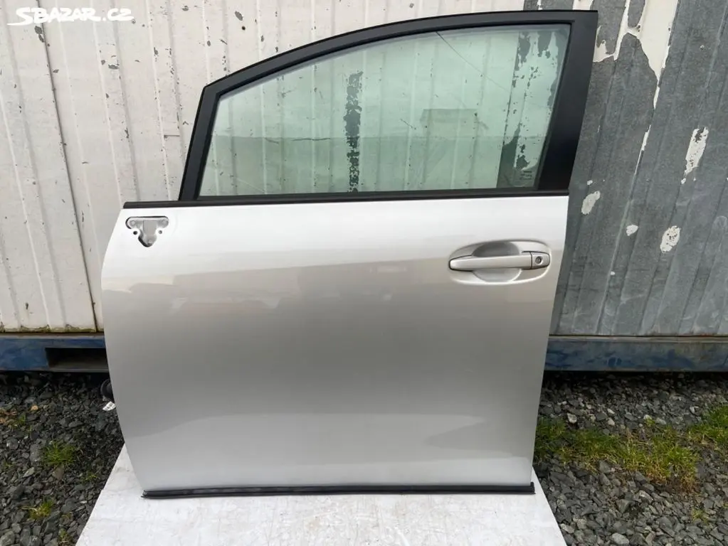 Toyota Verso dveře - fotka 3