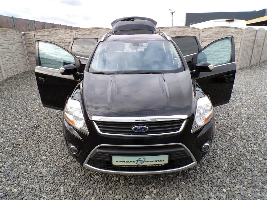 Ford Kuga 2.0TDC-i 4x4 TITANIUM SERVIS!! - fotka 2