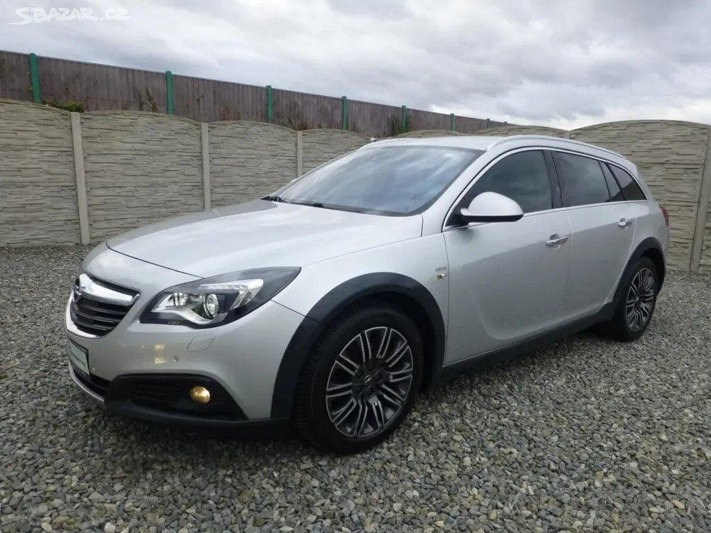 Opel Insignia 2.0CDTi 4x4 COUNTRY TOURER 1A! - fotka 3