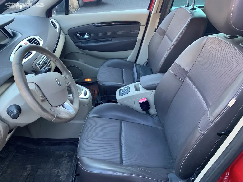 Renault Grand Scenic 1,9 dCI 96 kW 7 míst - fotka 6