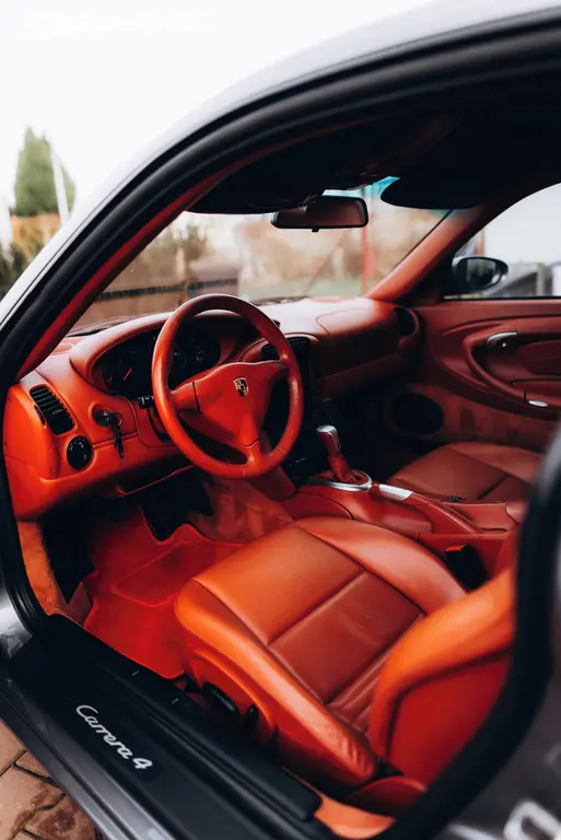Porsche 911 Carerra 4 , 221kw , Manuál - fotka 2