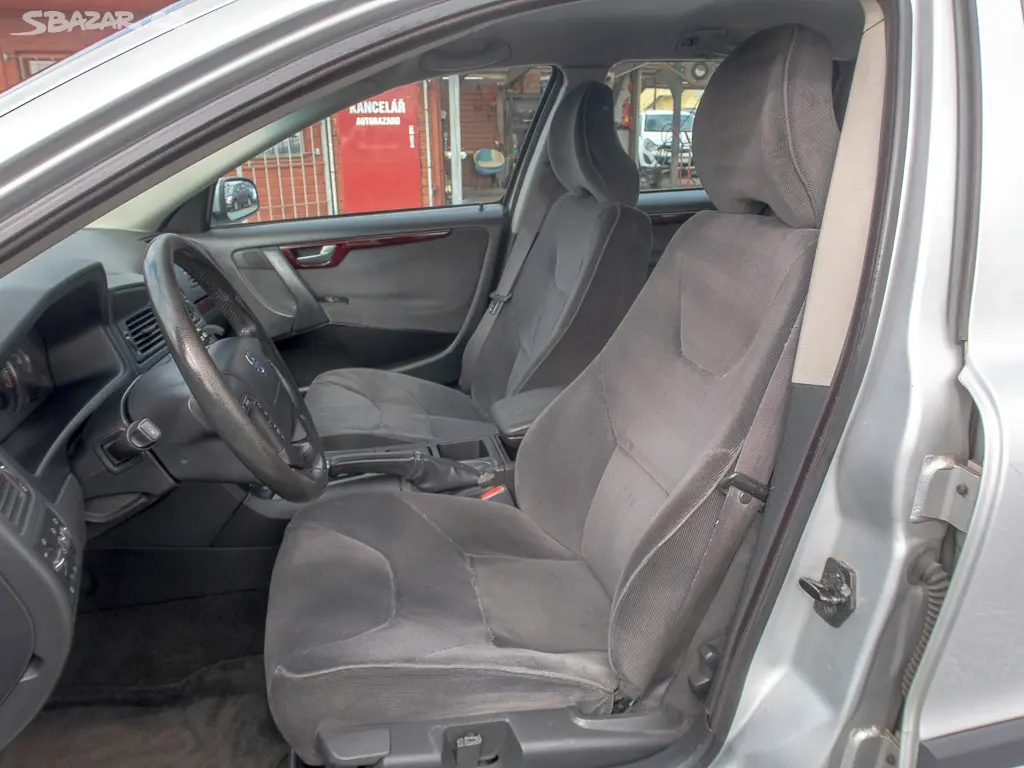 Volvo V70 2.4D 120KW mat 4x4 - fotka 6