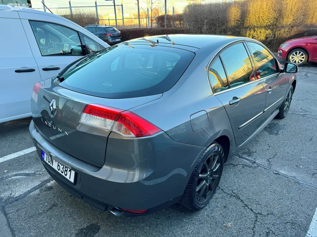 Renault Laguna 2.0i 125kW AUTOMAT ALCANTARA XENONY - fotka 5