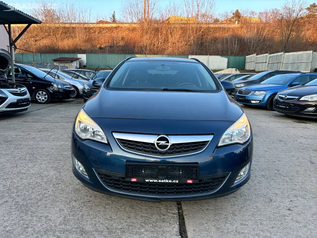 Opel Astra, Sports Tourer, TURBO - fotka 3