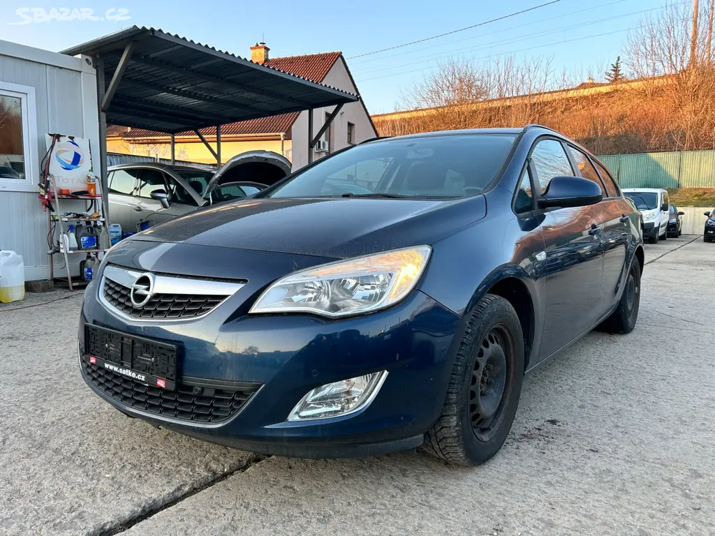 Opel Astra, Sports Tourer, TURBO - fotka 2