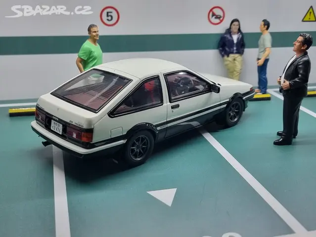 Toyota Sprinter Trueno AE86 1985 Blanche – 1/18 OttOmobile OT444B (Résine)