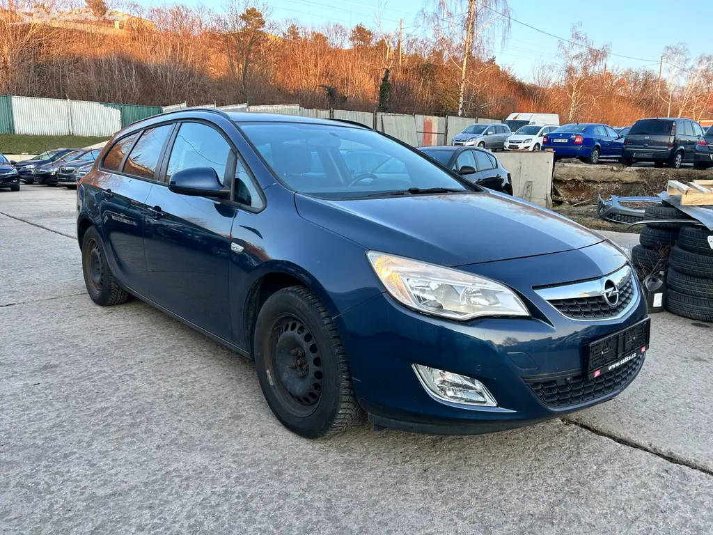Opel Astra, Sports Tourer, TURBO - fotka 4