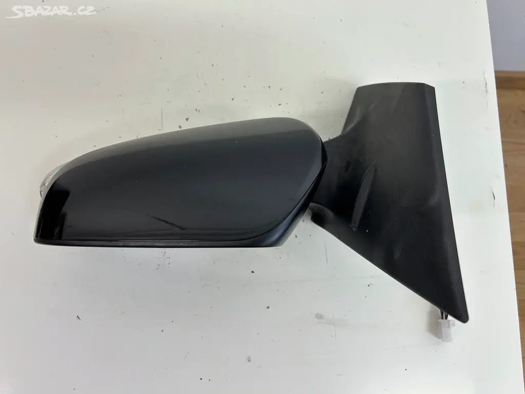 Toyota Auris zrcátko - fotka 4