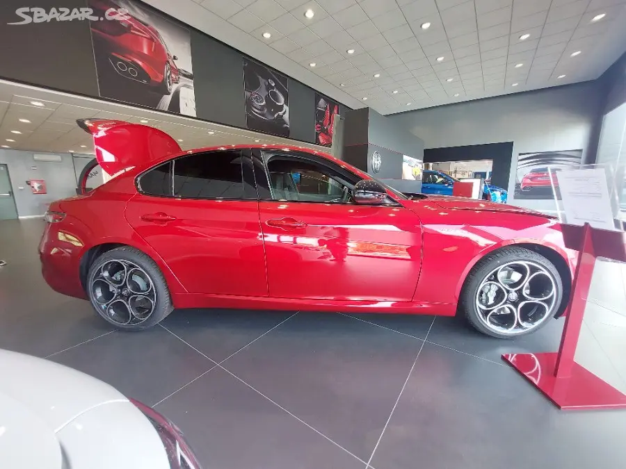 ALFA ROMEO Giulia 2.2 TD 210 Cv Awd Veloce - fotka 4