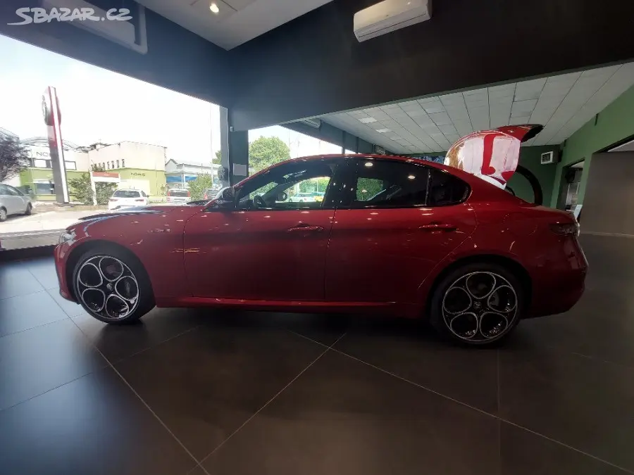 ALFA ROMEO Giulia 2.2 TD 210 Cv Awd Veloce - fotka 2