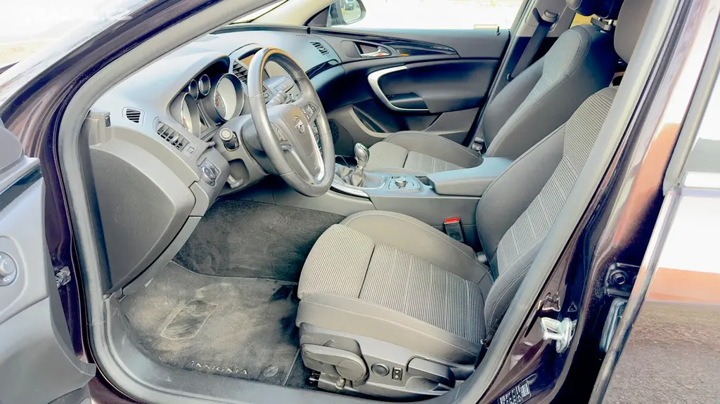 Opel Insignia 2,0 CDTi-118kw-servisní knížka,ČR - fotka 6