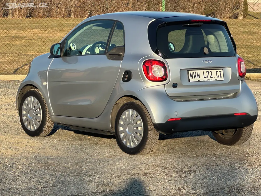 Smart Fortwo EQ Elektro nabíjeni 22kw NAVIGACE DPH - fotka 4