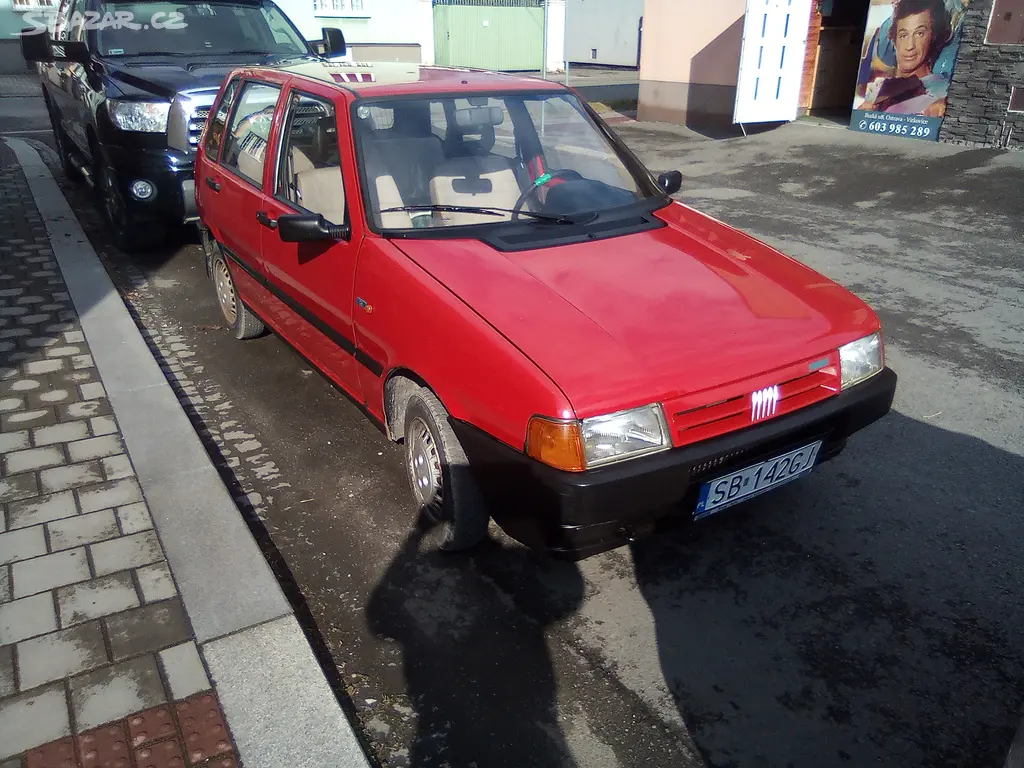 Fiat Uno Logo 1.0i