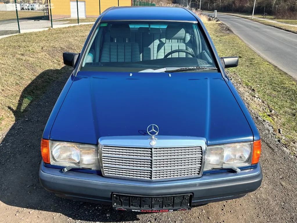 MERCEDES W201 2.6 R6 122KW,KLIMA,BEZ RZI,ALU AMG! - fotka 2