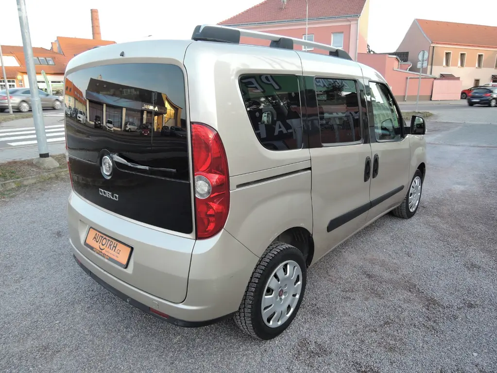 Fiat Dobló 1,4i 7.míst 2010 - fotka 5