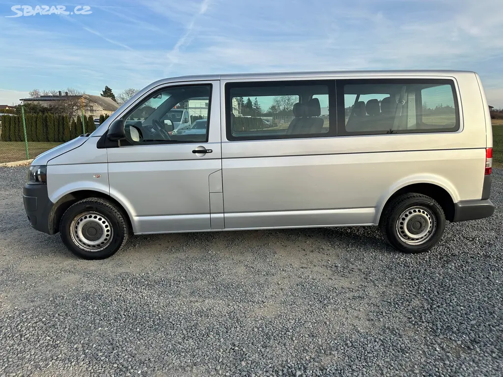 Volkswagen T5 Caravelle 2.0 tdi LONG 9 míst NAVI - fotka 3