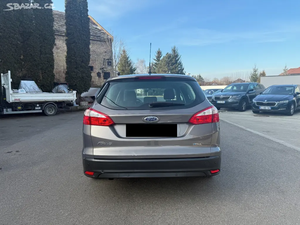 Ford Focus 1.6 TDCI 70 kW - fotka 5