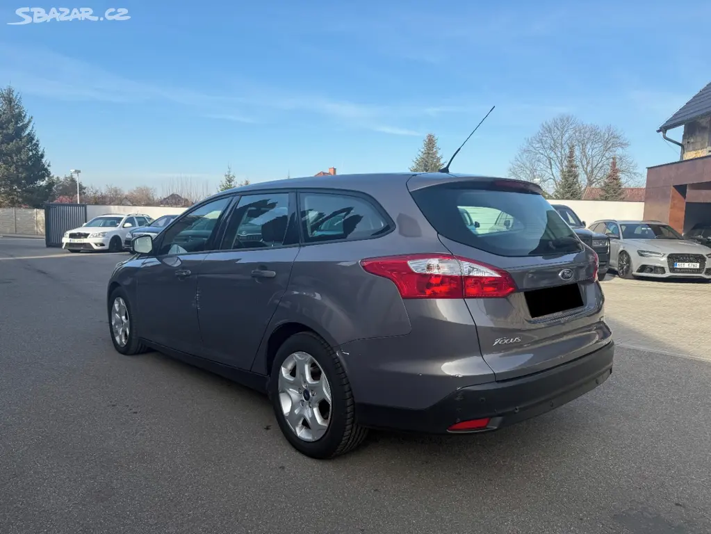 Ford Focus 1.6 TDCI 70 kW - fotka 4