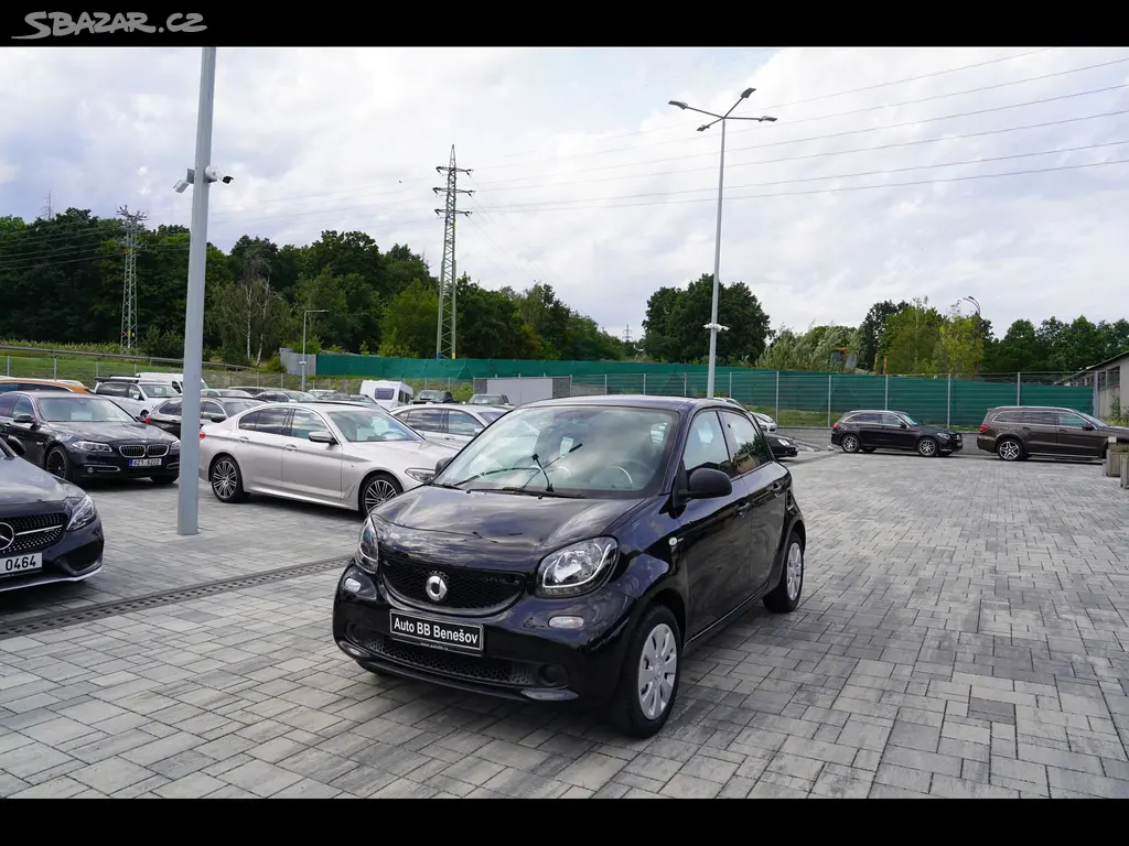 Smart Forfour, 1.0i, 5dv., 35000 km - fotka 2