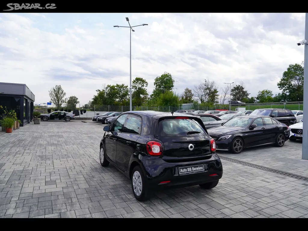 Smart Forfour, 1.0i, 5dv., 35000 km - fotka 4