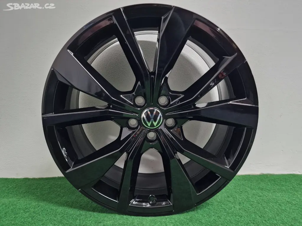 VW T - Cross / Taigo R - Line Alu kola 18 Originál  Misano