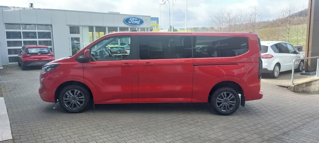 Ford Tourneo Custom, TITANIUM 2,0 EcoBlue L2 8 míst - fotka 5