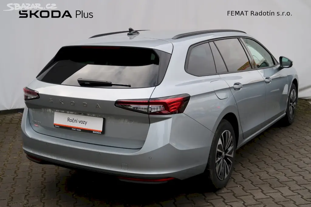 Škoda Superb, Combi Selection 1,5 TSI/ 110 - fotka 2