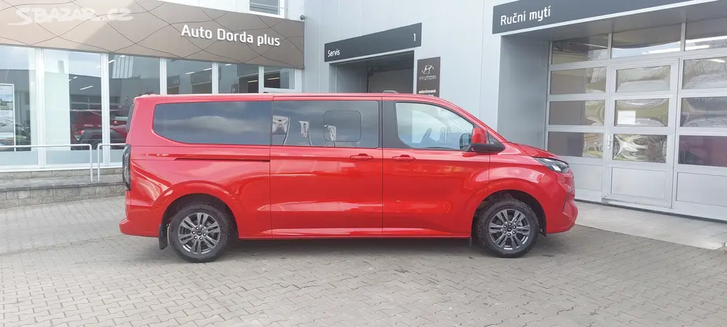Ford Tourneo Custom, TITANIUM 2,0 EcoBlue L2 8 míst - fotka 3
