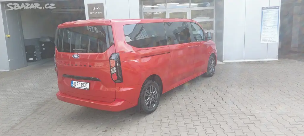 Ford Tourneo Custom, TITANIUM 2,0 EcoBlue L2 8 míst - fotka 6
