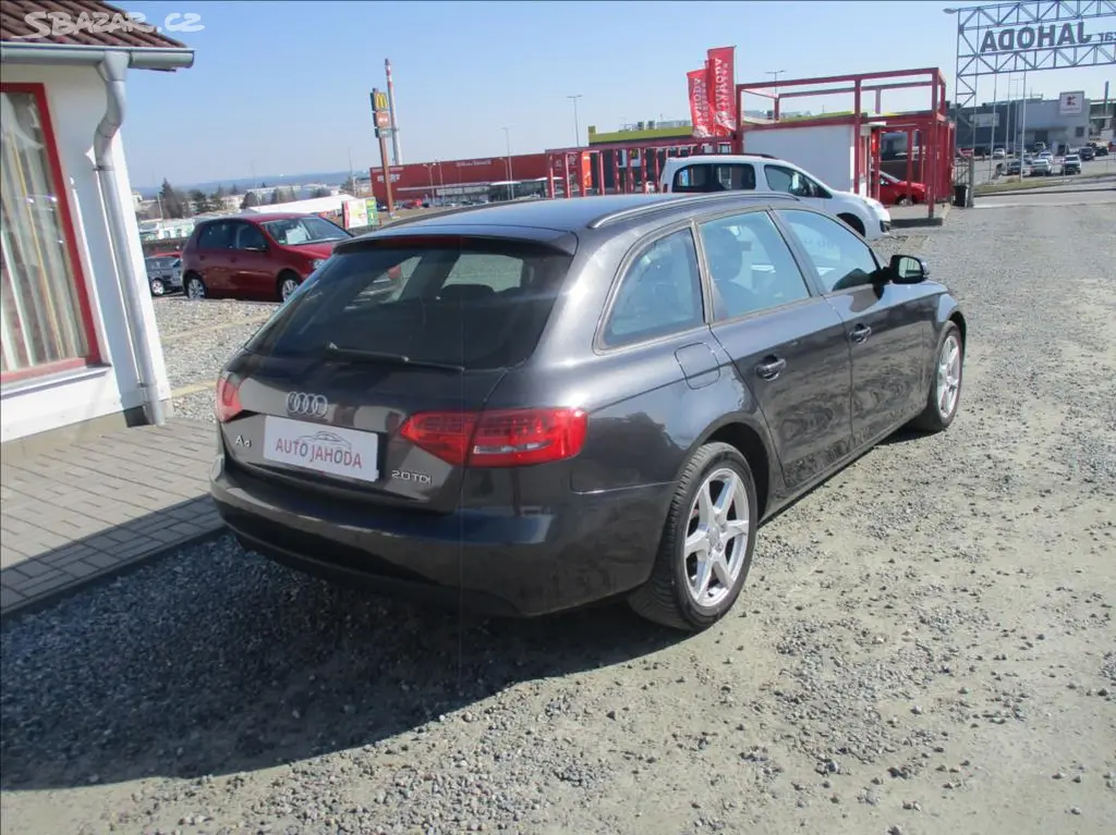 Audi A4 Avant, 2,0 TDi, aut. klimatizace, - fotka 6