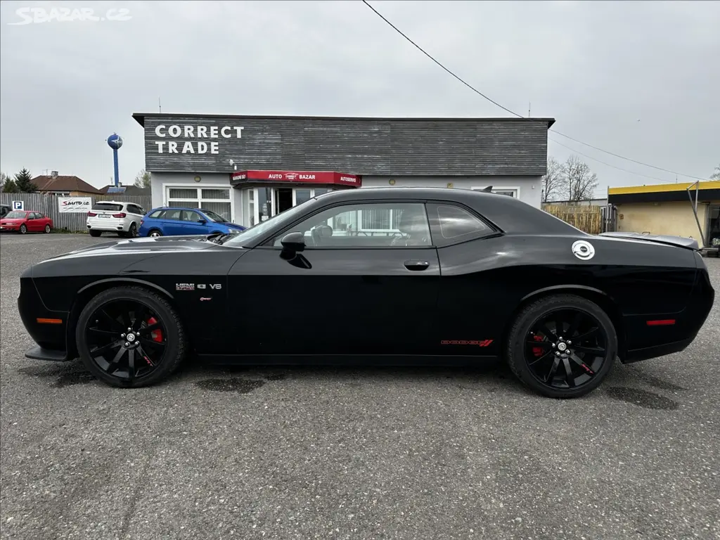 Dodge Challenger, 5,7 Sxt 5.7L 8V - MANUÁL - - fotka 2
