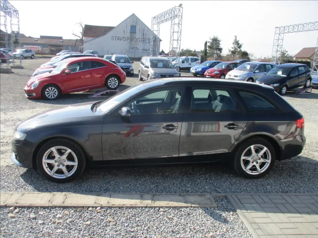 Audi A4 Avant, 2,0 TDi, aut. klimatizace, - fotka 4