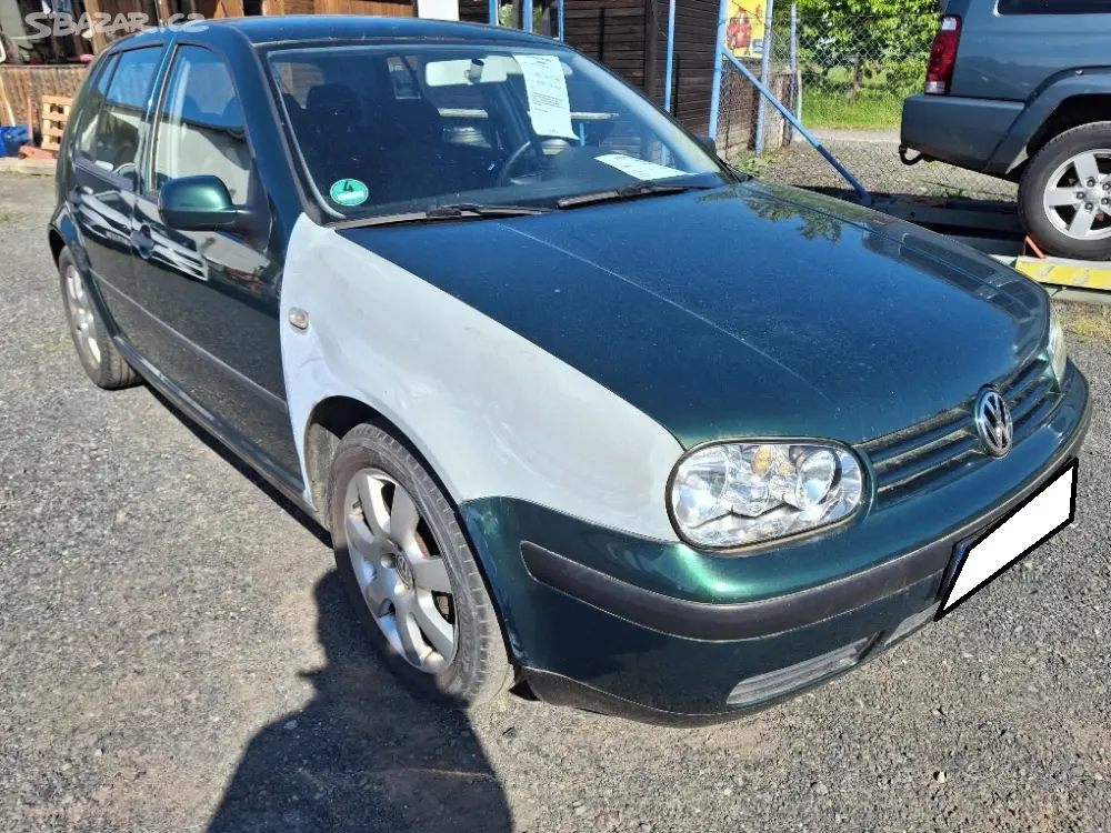 VW Golf IV 1,6i 16V 5-dveř. - fotka 2