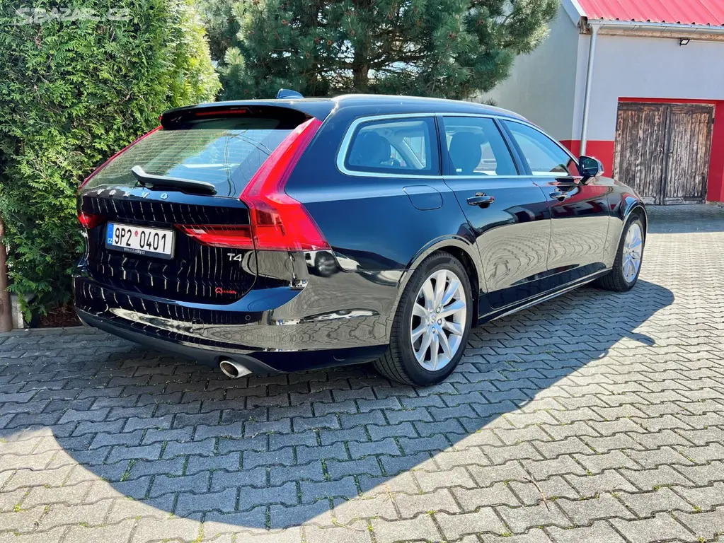 Volvo V90 2,0 T4 R-Design|kamera|automat|LED|tažné - fotka 5