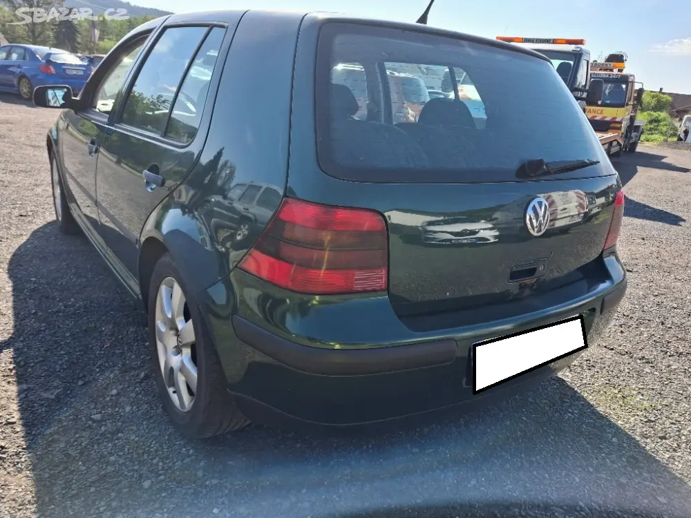 VW Golf IV 1,6i 16V 5-dveř. - fotka 5